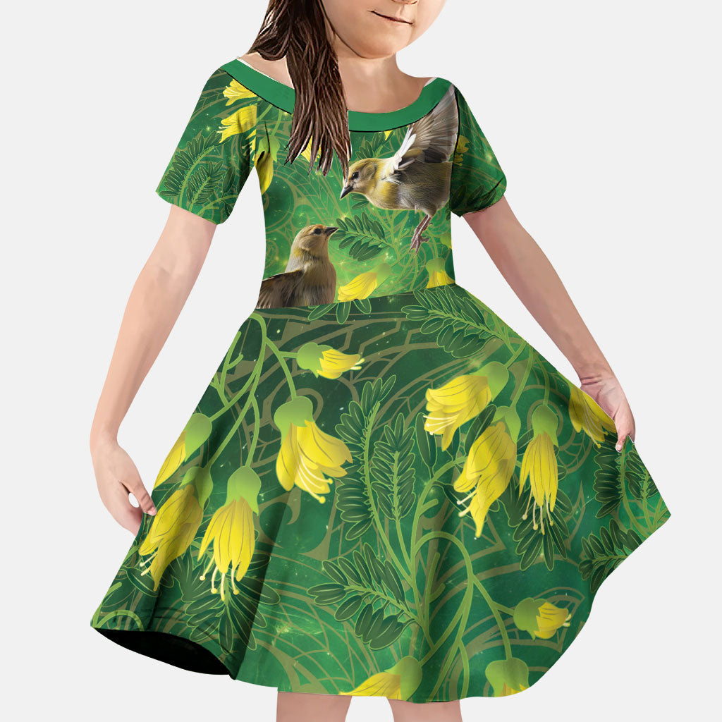 Bellbird New Zealand Personalised Family Matching Short Sleeve Bodycon Dress and Hawaiian Shirt Kowhai Flower Maori Pattern LT22 Daughter's Dress Green - Polynesian Pride