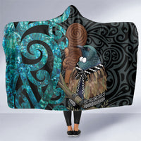 New Zealand Tui Bird Wahaika Hooded Blanket Maori Weapon Paua Shell Koru Pattern LT22 One Size Black - Polynesian Pride