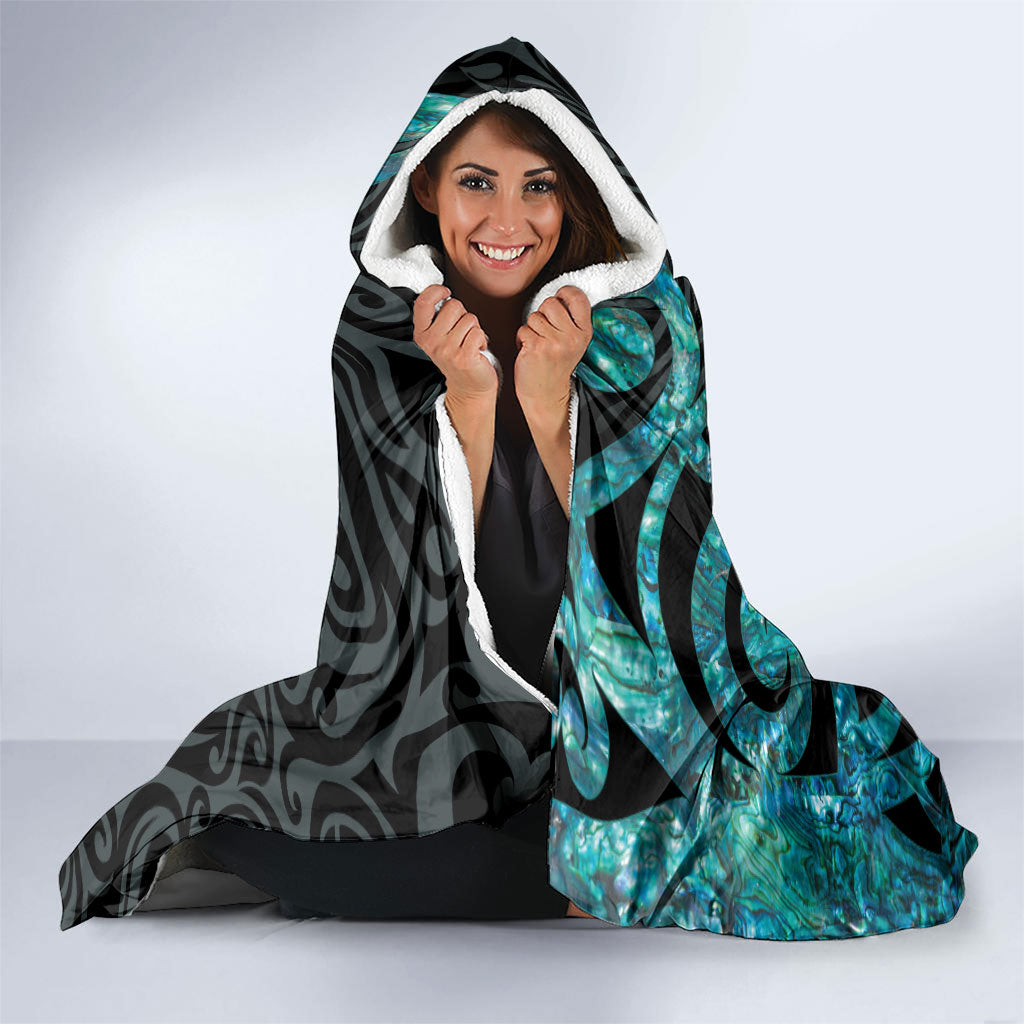 New Zealand Tui Bird Wahaika Hooded Blanket Maori Weapon Paua Shell Koru Pattern LT22 - Polynesian Pride
