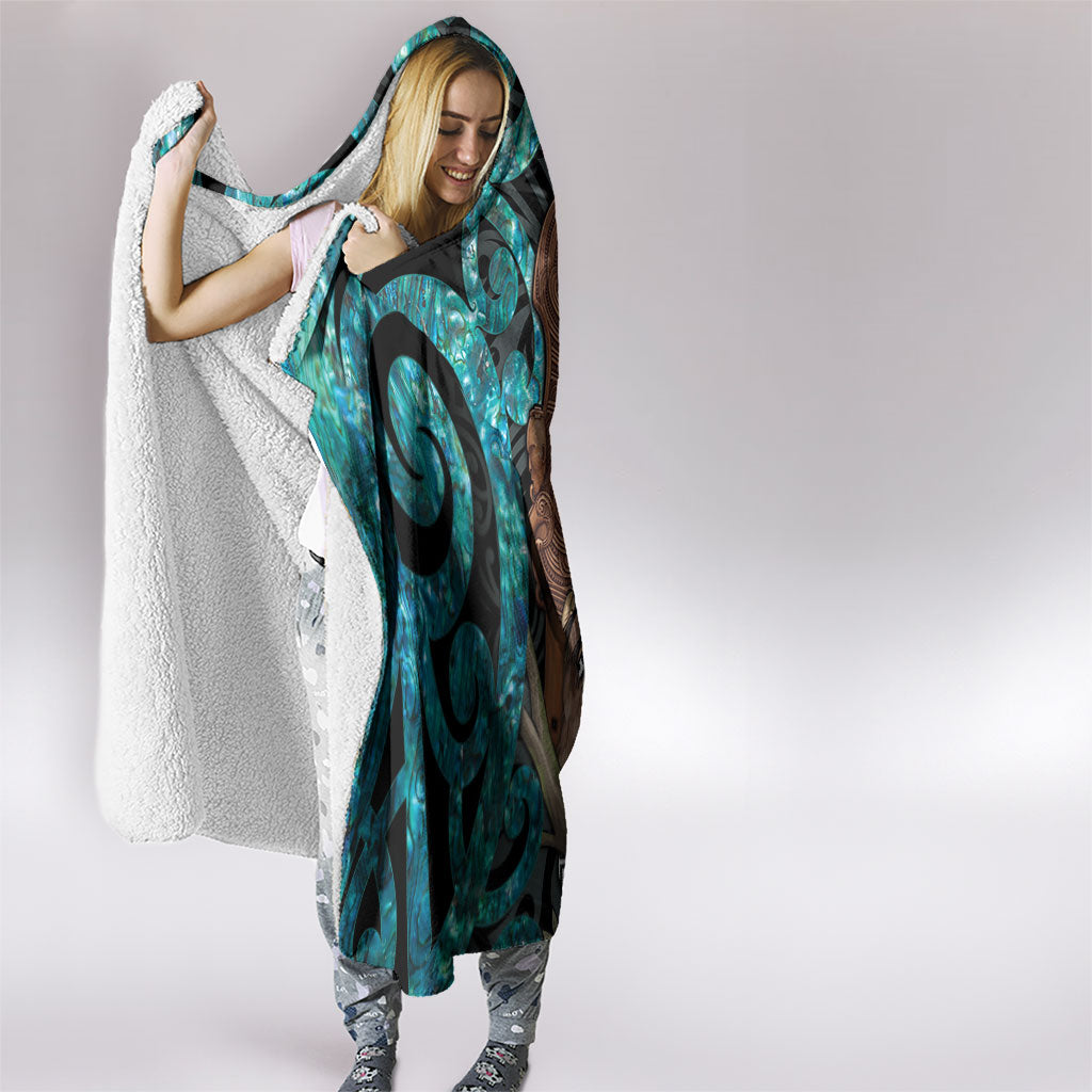 New Zealand Tui Bird Wahaika Hooded Blanket Maori Weapon Paua Shell Koru Pattern LT22 - Polynesian Pride