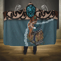 New Zealand Tui Bird Maripi Hooded Blanket Maori Weapon Kowhaiwhai Pattern LT22 - Polynesian Pride