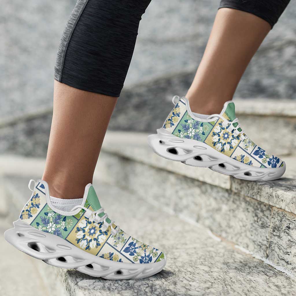 Mele Kalikimaka Hawaii Christmas Clunky Sneakers Omaomao Seamless Floral Motif - Polynesian Pride