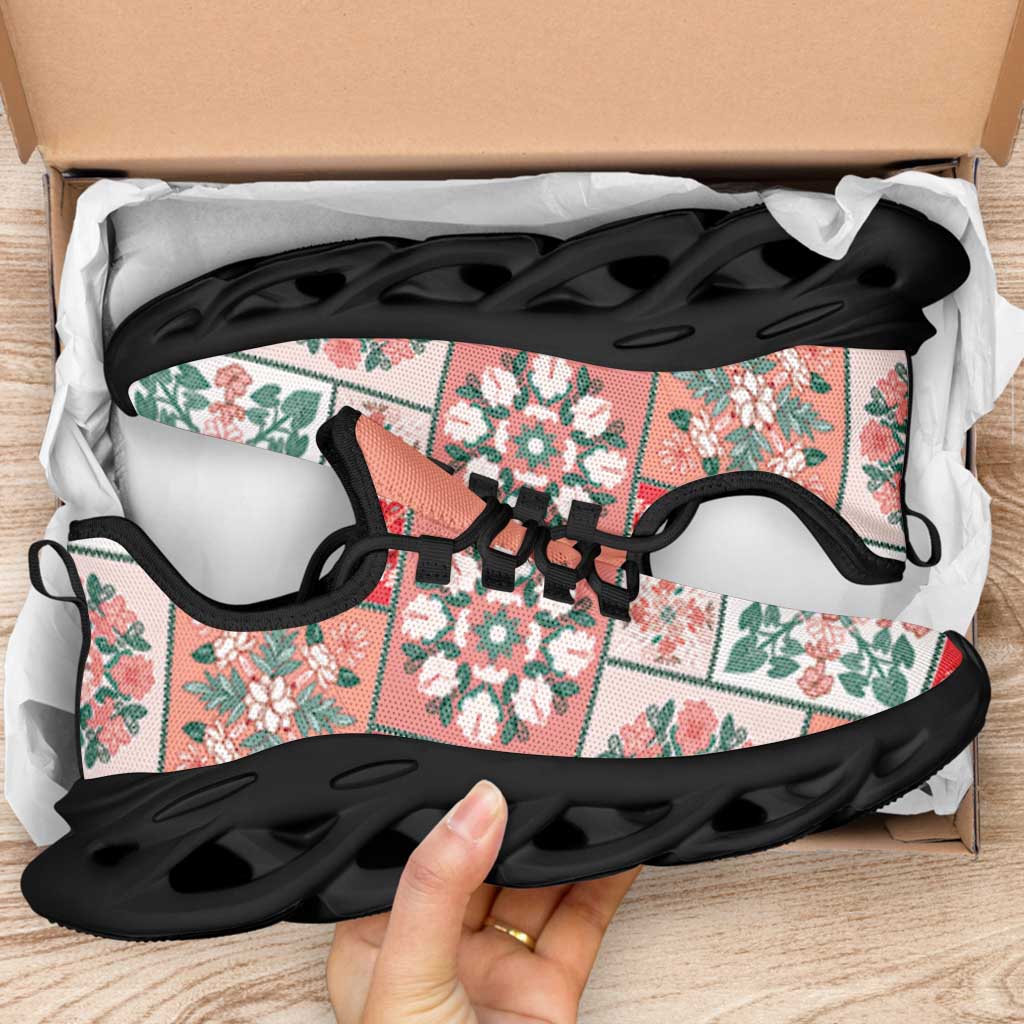 Mele Kalikimaka Hawaii Christmas Clunky Sneakers Ulaula Seamless Floral Motif - Polynesian Pride