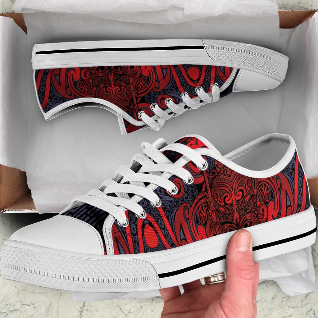 New Zealand Taiaha Maori Low Top Shoes Whero Minimalist Silver Fern Tukutuku Motif LT9 Red - Polynesian Pride