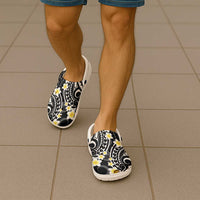Plumeria With Black Polynesian Tattoo Pattern Clogs Shoes - Polynesian Pride