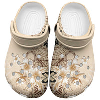 Samoa Siapo Pattern With Beige Hibiscus Clogs Shoes - Polynesian Pride