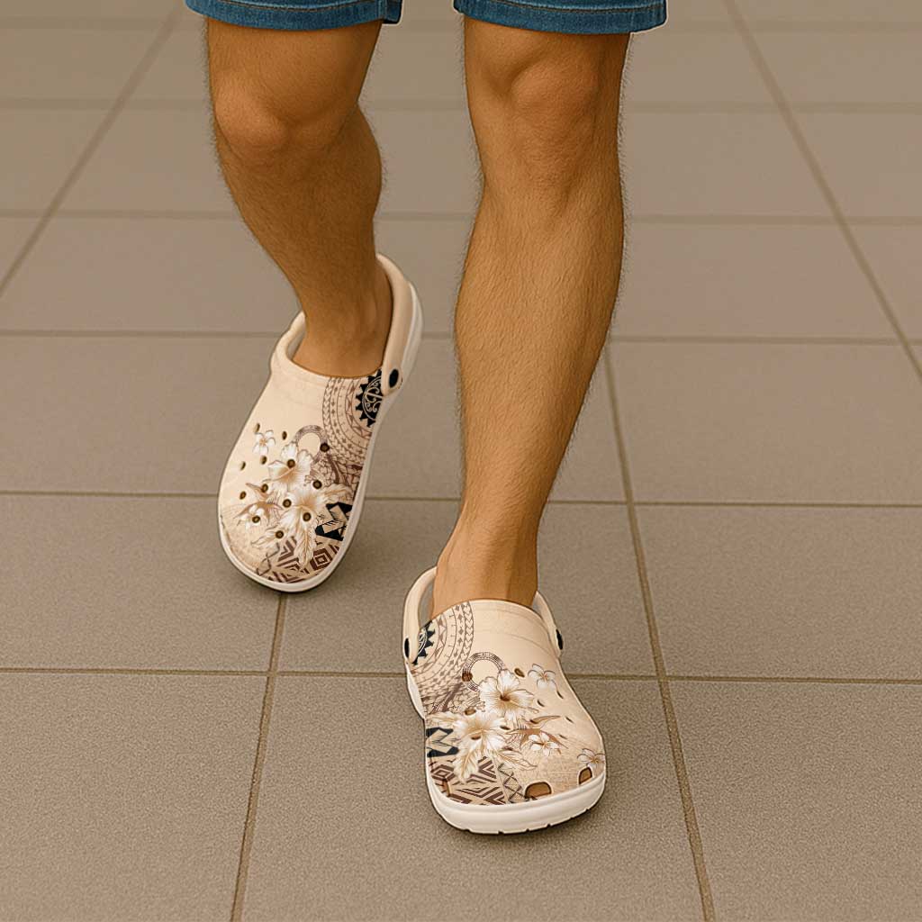 Samoa Siapo Pattern With Beige Hibiscus Clogs Shoes - Polynesian Pride