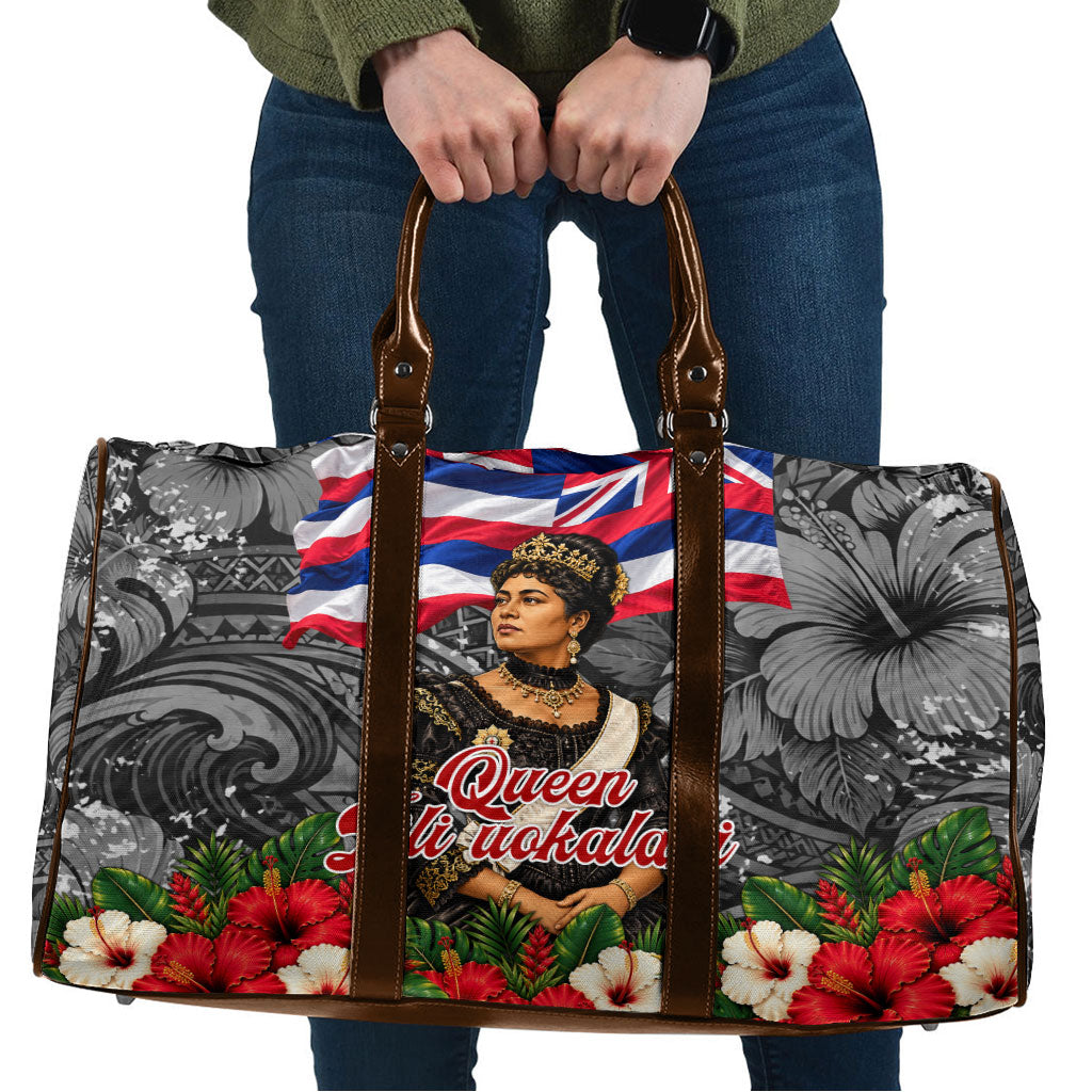 Queen Liliuokalani Hawaiian Flag Travel Bag Polynesian Tribal Pattern And Tropical Hibiscus TS04 Grey Red - Polynesian Pride