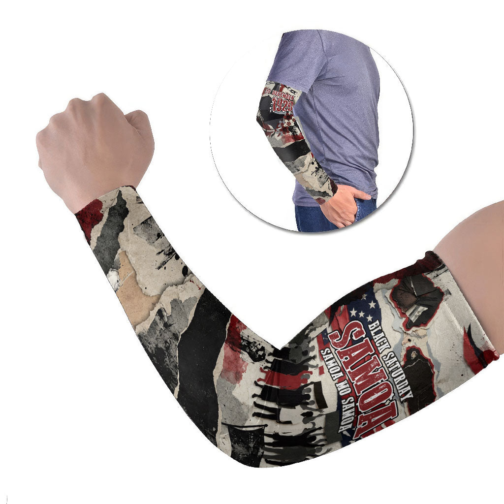 Samoa Black Saturday 1929 Arm Sleeves Mau Movement Vintage Newspaper Grunge Polynesian TS04 Set of 2 Black Red - Polynesian Pride