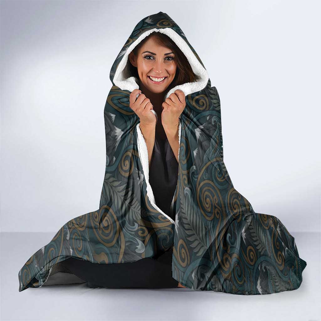 New Zealand is Calling and I Must Go Hooded Blanket Kiwi Bird Silhouette