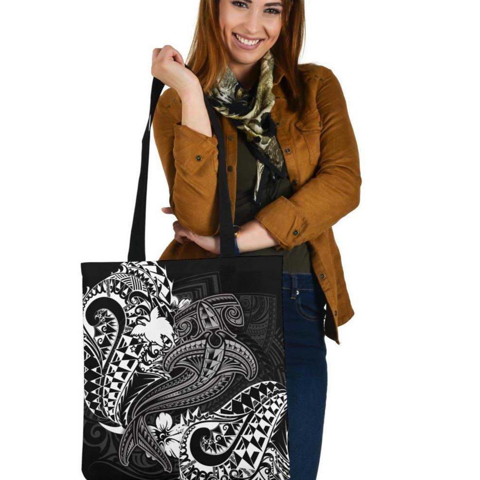 Papua New Guinea Tote Bags - White Shark Polynesian Tattoo Tote Bag One Size White - Polynesian Pride