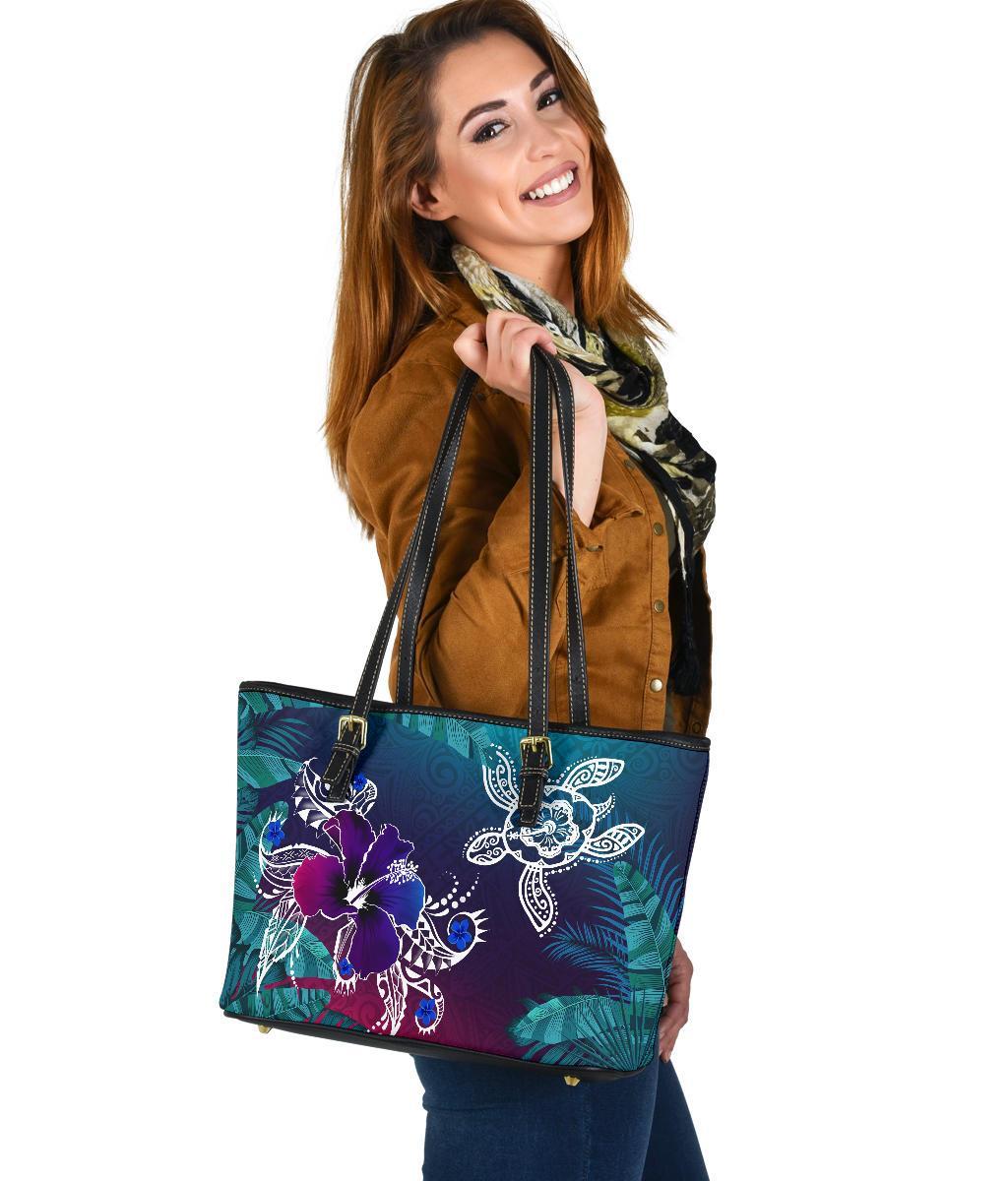 hawaiiSmall Leather Tote - Hawaii Turtle Flowers And Palms Retro Green - Polynesian Pride