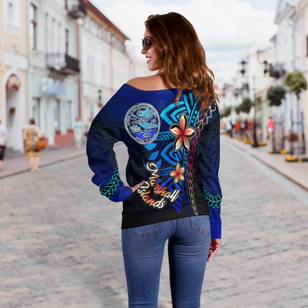 Marshall Islands Women's Off Shoulder Sweater - Vintage Tribal Mountain Crest - Polynesian Pride