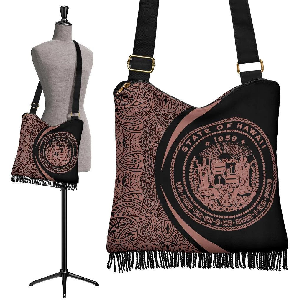 Hawaii Coat Of Arms Polynesian Crossbody Boho Handbag - Circle Style Pink And Black Crossbody Boho Handbag One Size Black - Polynesian Pride