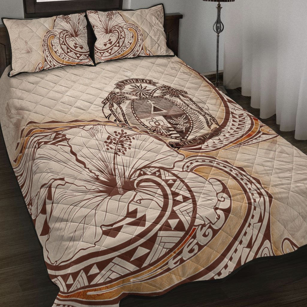 Nauru Quilt Bed Set - Hibiscus Flowers Vintage Style Nude - Polynesian Pride