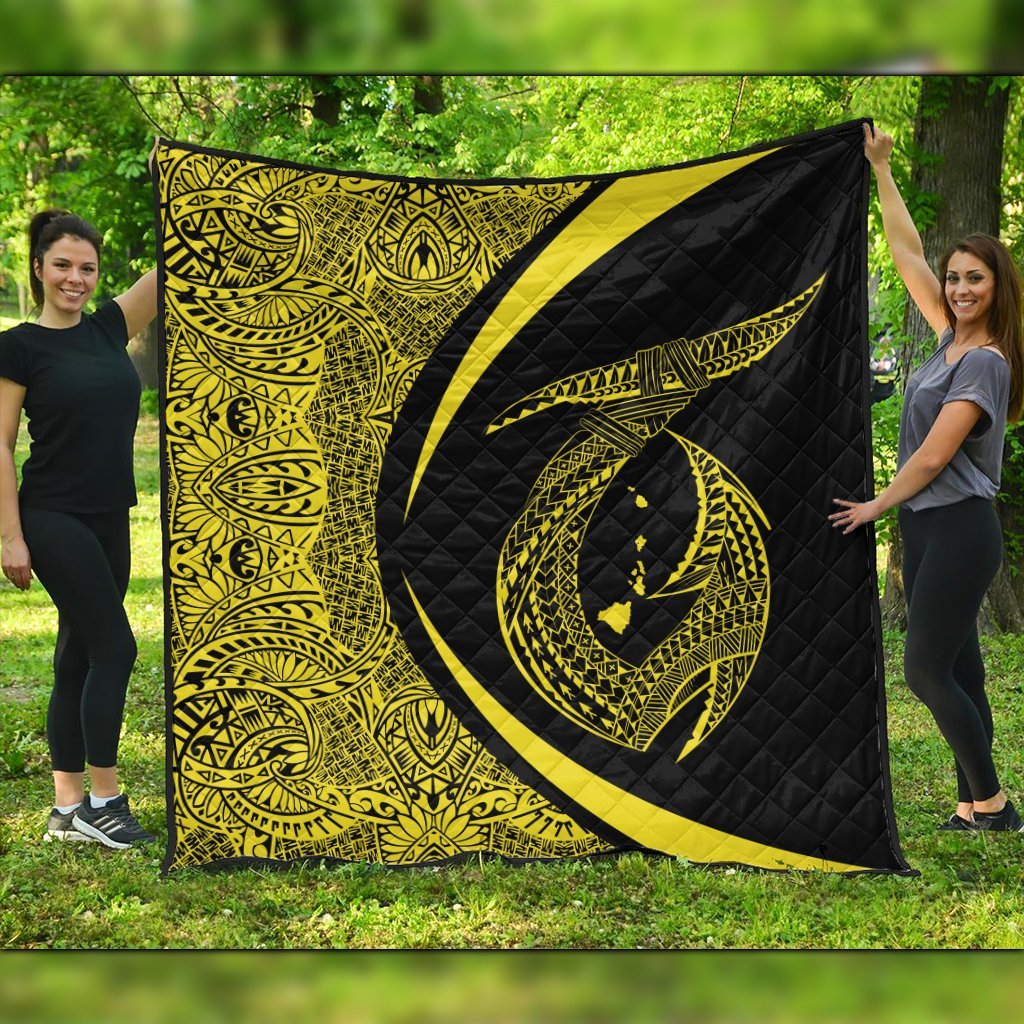 Hawaii Fish Hook Polynesian Premium Quilts - Circle Style Yellow - AH Black - Polynesian Pride