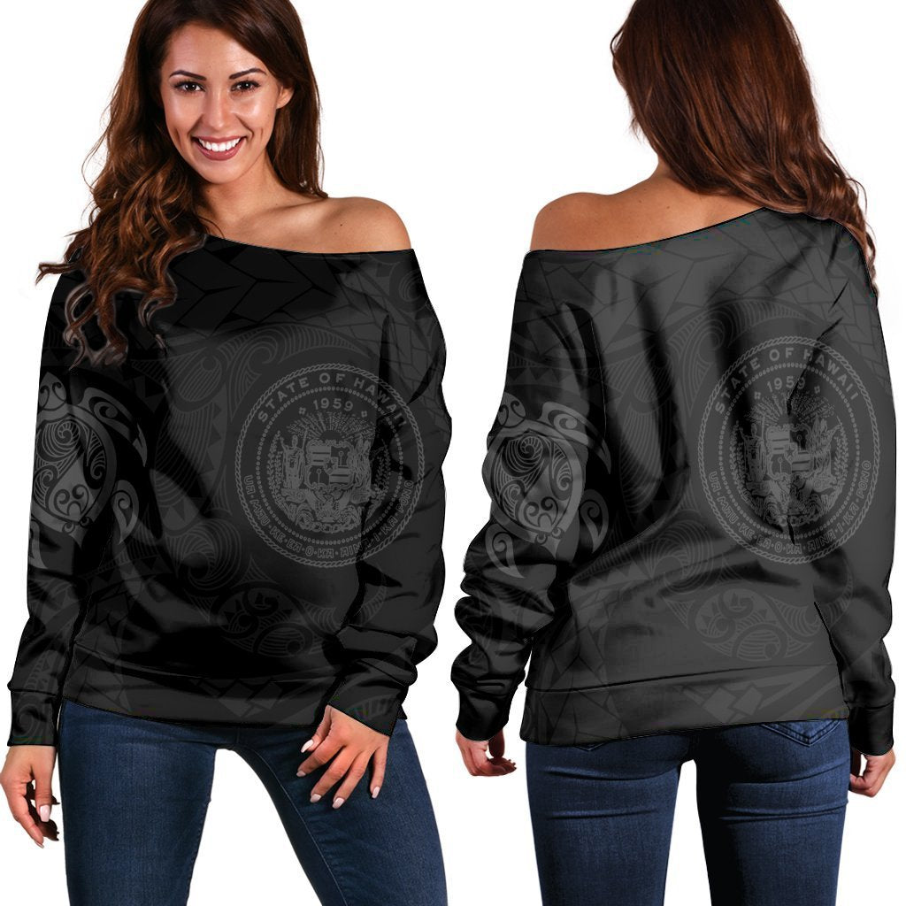 Hawaiian Coat Of Arms Turtle Polynesian Women's Off Shoulder Sweater Gray AH Black - Polynesian Pride