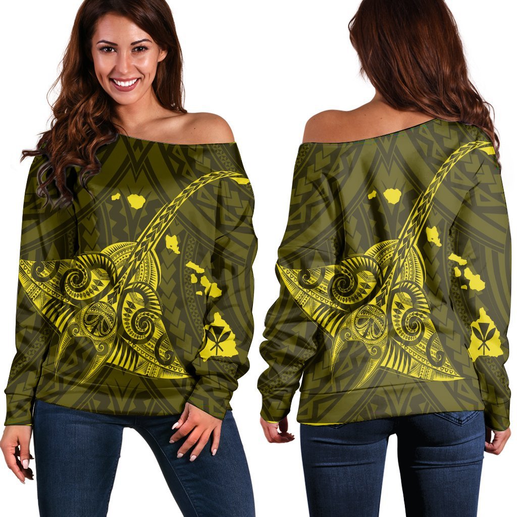 Hawaiian Map Kanaka Manta Ray Polynesian Women's Off Shoulder Sweater Yellow - AH Black - Polynesian Pride