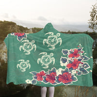 Hawaiian Turtle And Colorful Hibiscus Polynesian Hooded Blanket - AH - Polynesian Pride