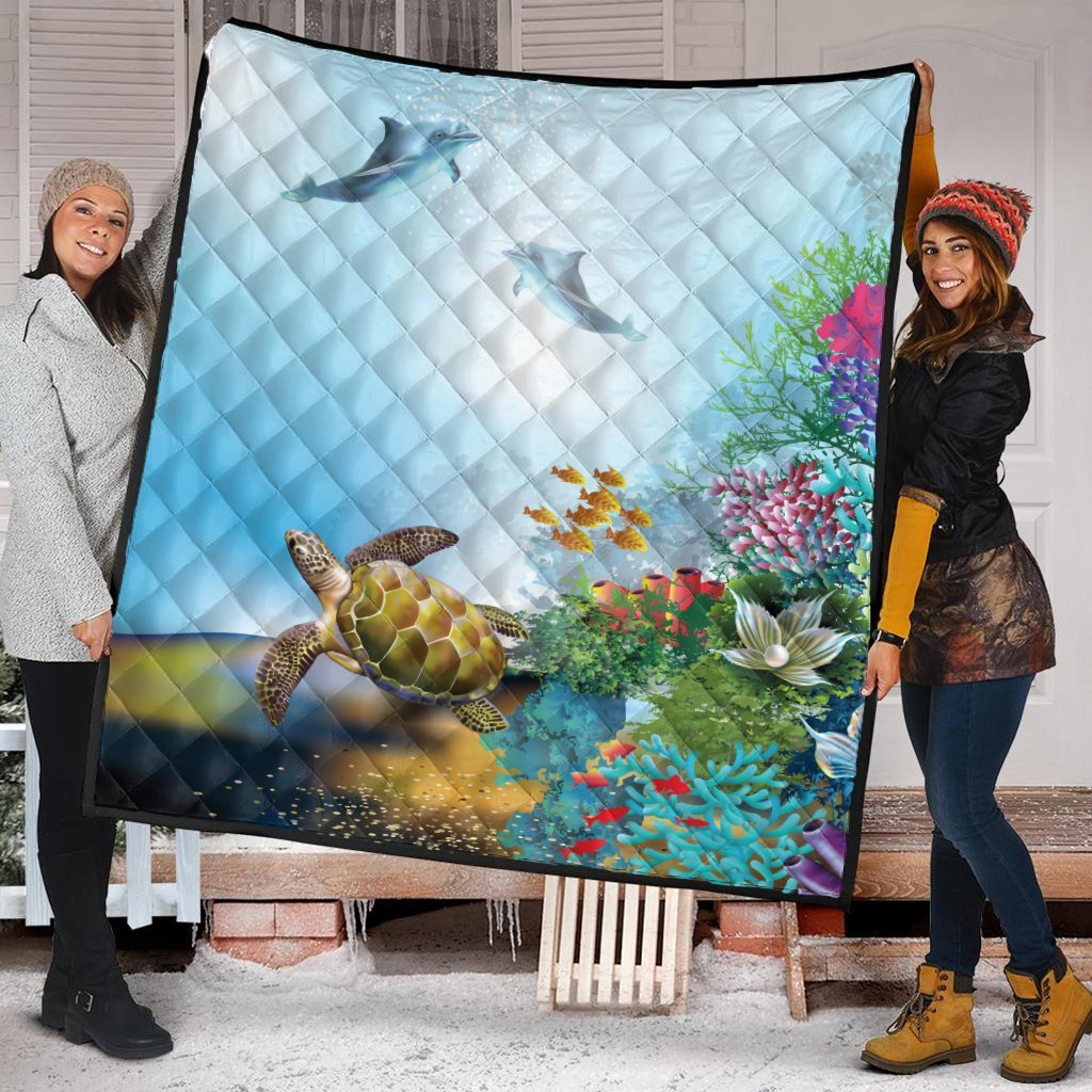 Hawaiian Turtle Dolphin In The Ocean Polynesian Premium Quilts - AH - Polynesian Pride