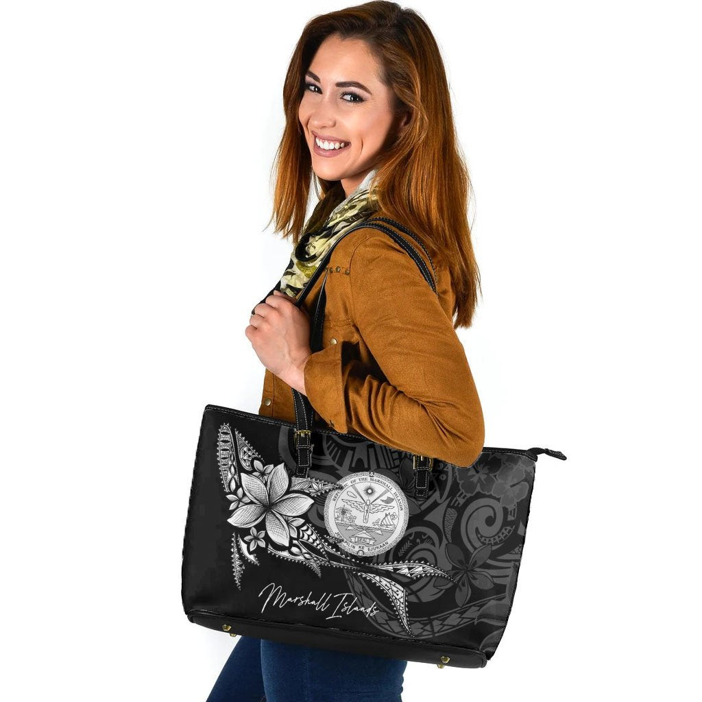 Marshall Islands Leather Tote - Fish With Plumeria Flowers Style Black - Polynesian Pride