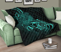 Hawaii Map Turtle Hibiscus Divise Turquoise Polynesian Premium Quilt - Polynesian Pride