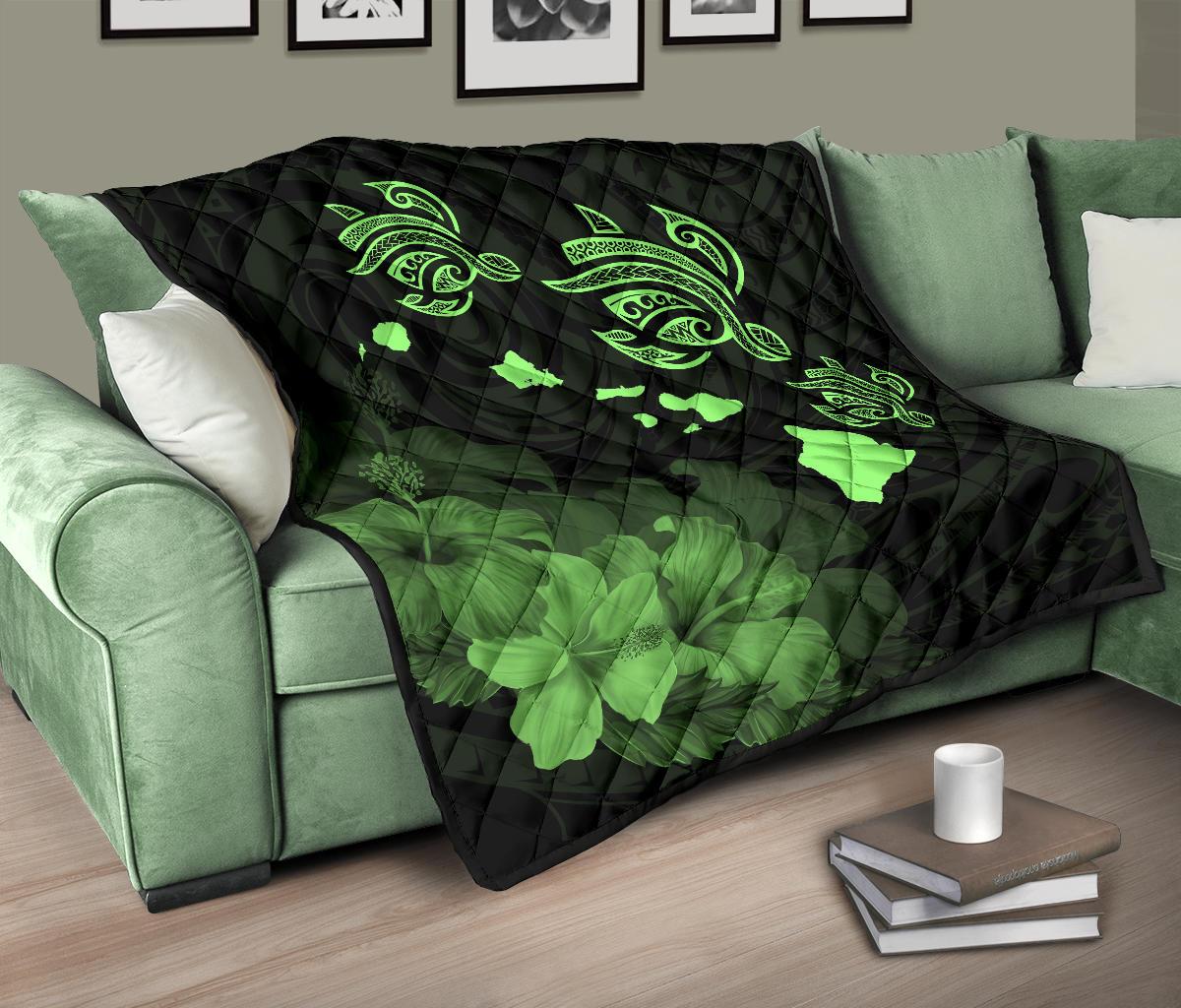 Hawaii Hibiscus Map Hidden Polynesian Green Premium Quilt - Polynesian Pride