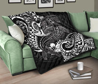 Vanuatu Polynesian Premium Quilt - White Shark Polynesian Tattoo - Polynesian Pride