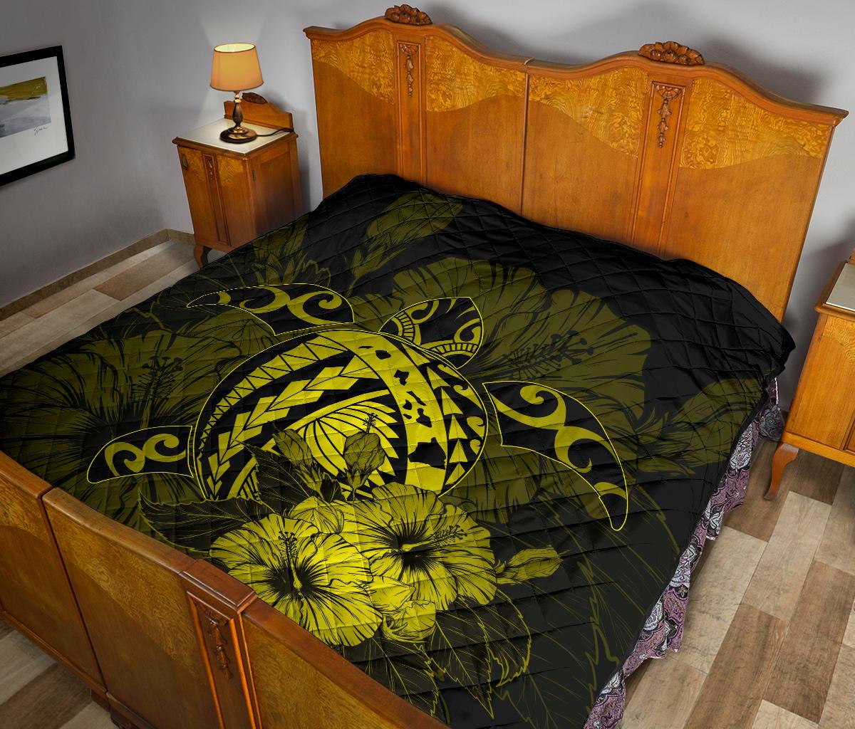Hawaii Hibiscus Premium Quilt - Harold Turtle - Yellow - Polynesian Pride