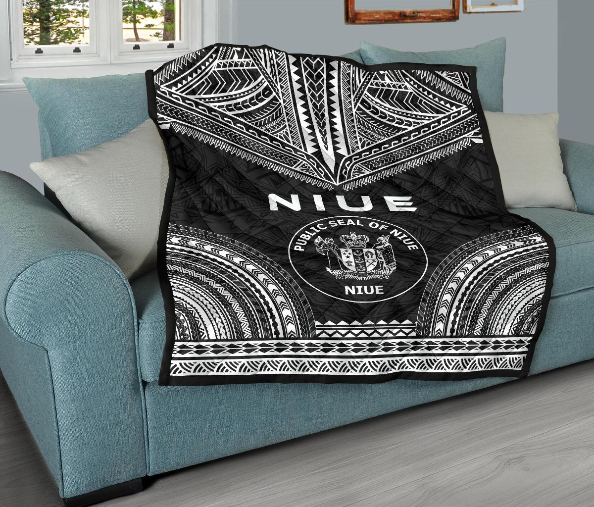 Niue Premium Quilt - Niue Seal Polynesian Chief Black Version - Polynesian Pride