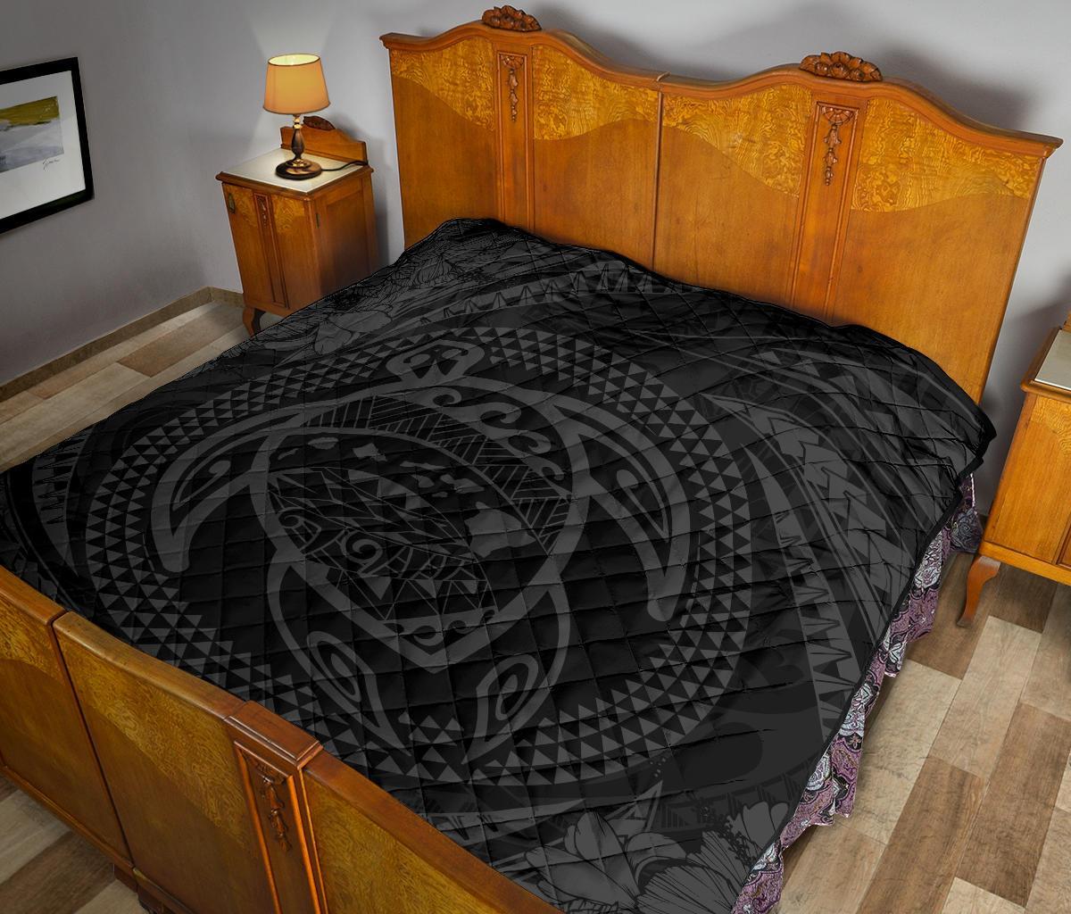 Hawaiian Kanaka Honu Hibiscus Tornando Gray Polynesian Premium Quilt - Polynesian Pride