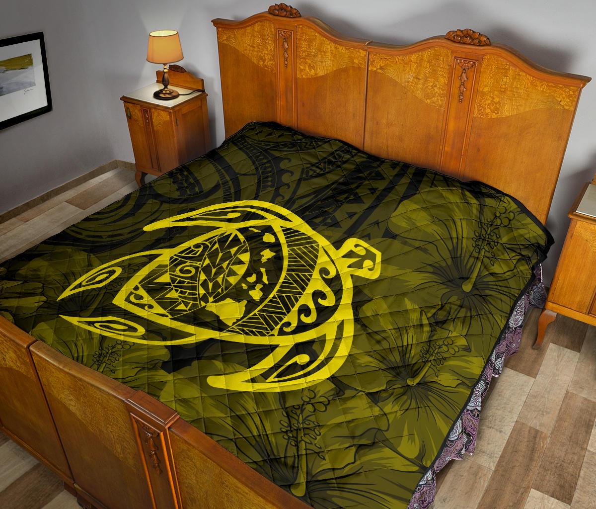 Hawaii Turtle Kanaka Map Hibiscus Poly Premium Quilt - Yellow - Polynesian Pride