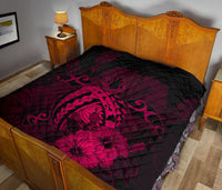 Hawaii Hibiscus Premium Quilt - Harold Turtle - Calico Red - Polynesian Pride