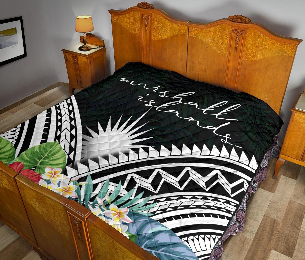 Marshall Islands Premium Quilt - Marshall Islands Coat of Arms & Polynesian Tropical Flowers White - Polynesian Pride