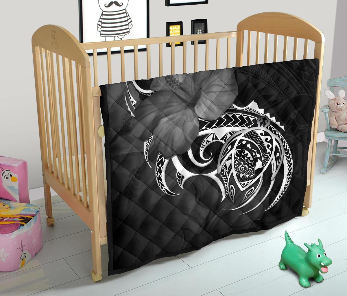 Hawaii Map Turtle Hibiscus Divise White Polynesian Premium Quilt - Polynesian Pride