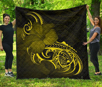 Hawaii Map Turtle Hibiscus Divise Yellow Polynesian Premium Quilt Yellow - Polynesian Pride