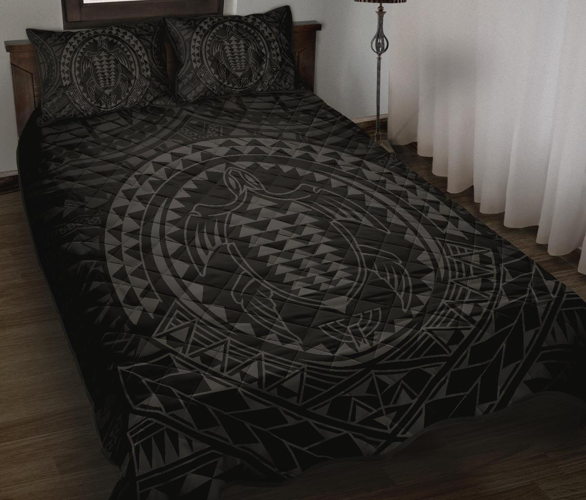 Hawaiian Kakau Honu Arc Gray Polynesian Quilt Bed Set - Polynesian Pride