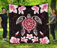 Hawaiian Pinky Turtle Plumeria Quilt Black - Polynesian Pride