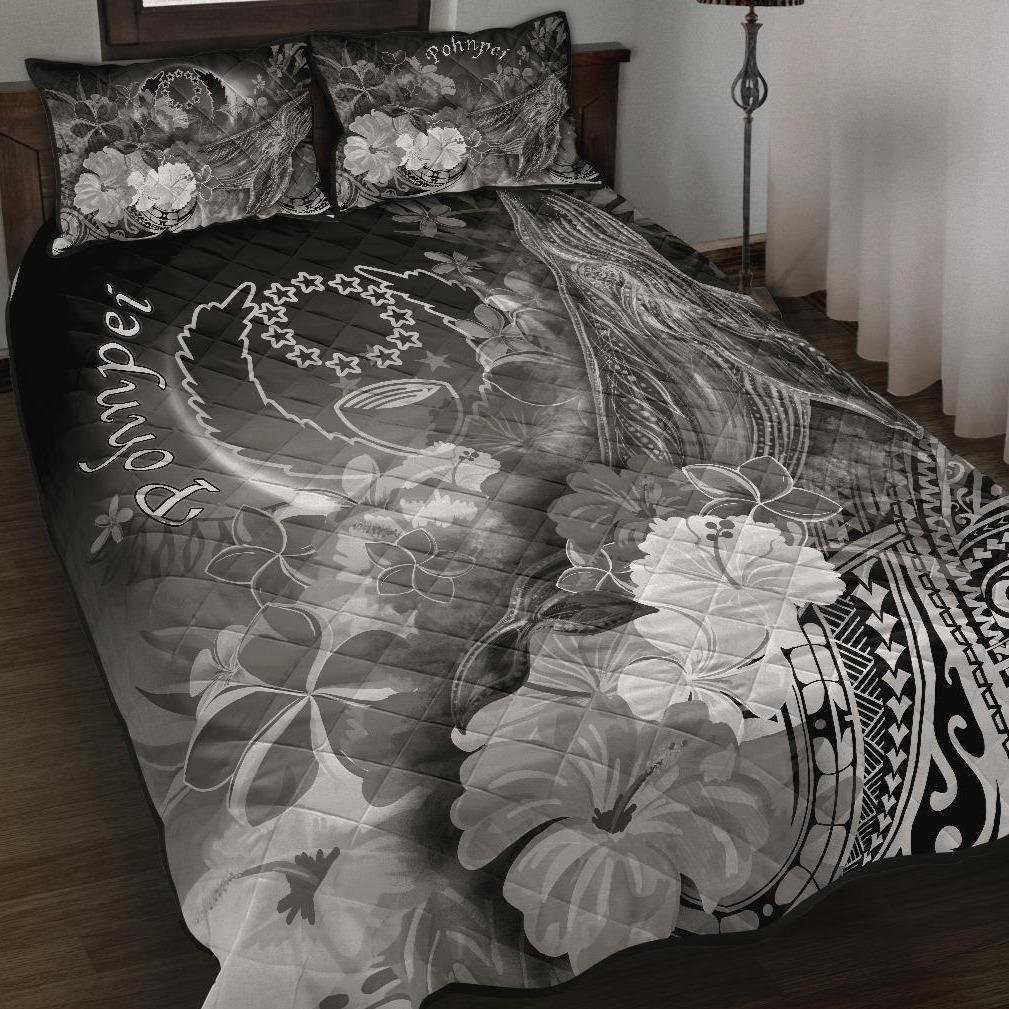 Pohnpei Quilt Bed Set - Humpback Whale with Tropical Flowers (White) White - Polynesian Pride