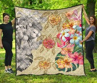 Hawaii Polynesian Flowers Swimming Turtles Premium Quilt Beige - Polynesian Pride