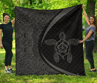 Hawaii Turtle Polynesian Grey Premium Quilt - Circle Style White - Polynesian Pride