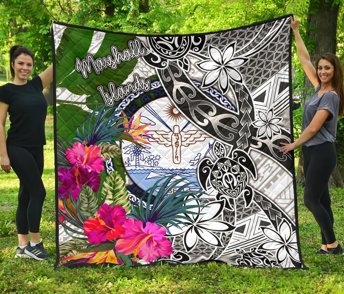 Marshall Islands Premium Quilt White - Turtle Plumeria Banana Leaf Crest - Polynesian Pride
