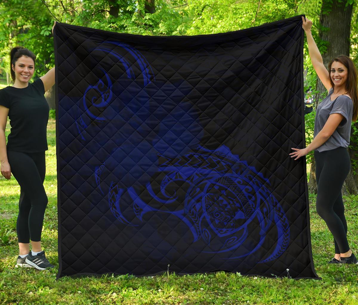 Hawaii Map Turtle Hibiscus Divise Blue Polynesian Premium Quilt Blue - Polynesian Pride