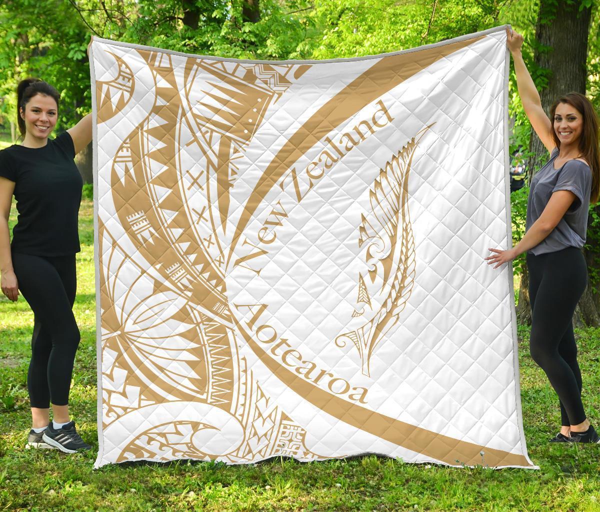 New Zealand Silver Fern Premium Quilt Maori Tattoo Circle Style - White - Polynesian Pride