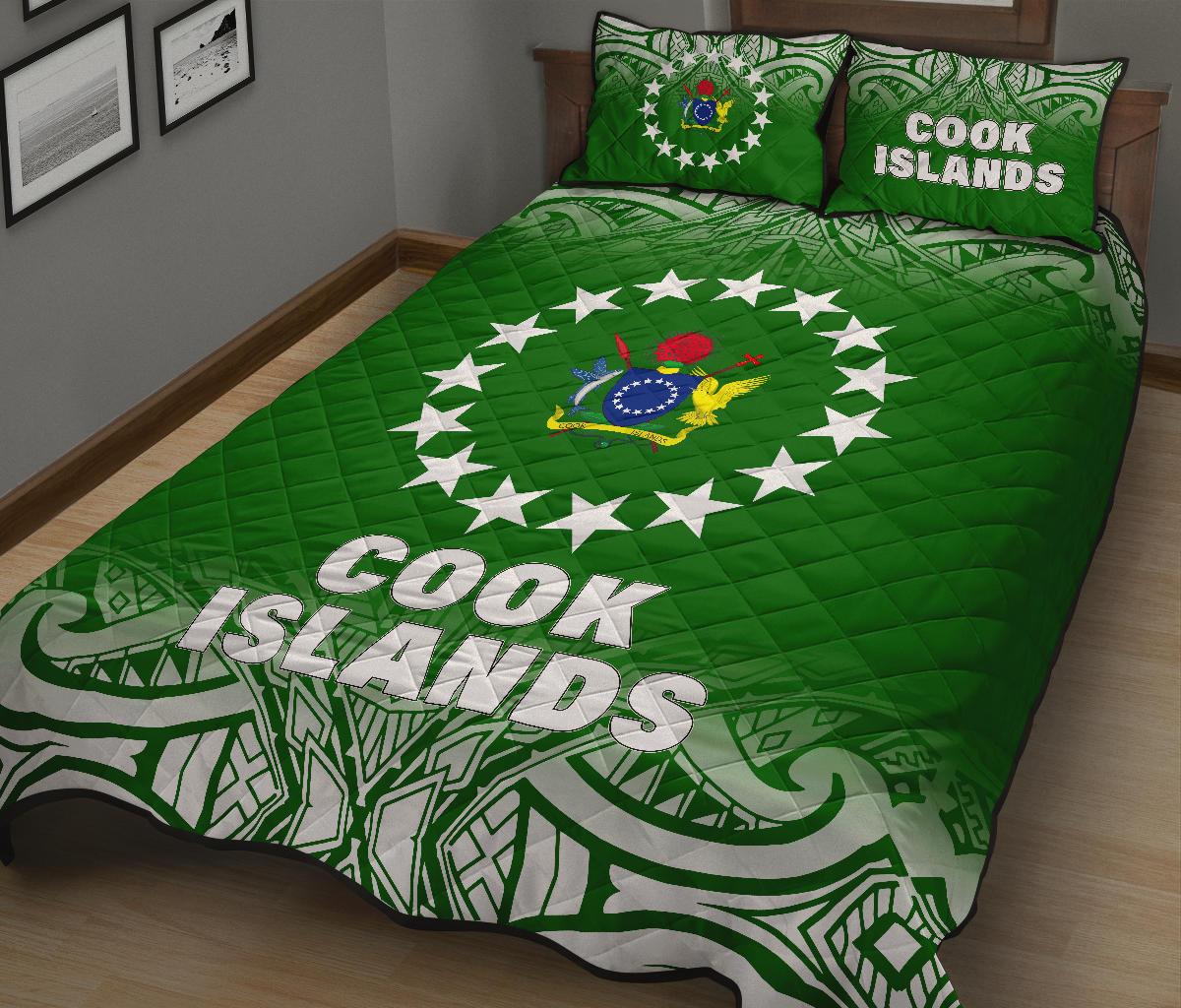 Cook Islands Quilt Bed Set - Cook Islands Flag Coat Of Arms Polynesian Tattoo Green Fog Style - Polynesian Pride