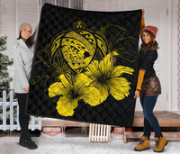 Hawaii Hibiscus Premium Quilt - Turtle Map - Yellow - Polynesian Pride