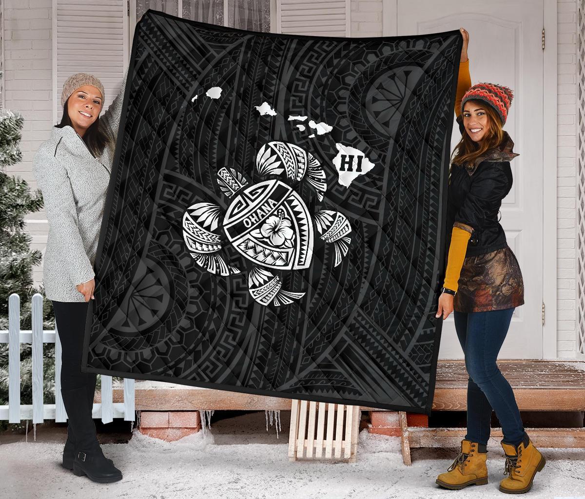 Hawaii Turtle Hibicus Map Premium Quilt - White - Polynesian Pride