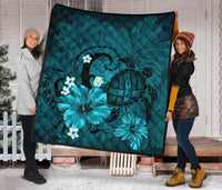 Hawaii Turtle Poly Tribal Turquoise Premium Quilt - Polynesian Pride