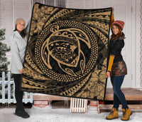 Hawaiian Kanaka Honu Hibiscus Tornando Gold Polynesian Premium Quilt - Polynesian Pride