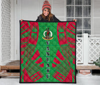Vanuatu Premium Quilt - Vanuatu Coat Of Arms Polynesian Red Tattoo (Green) - Polynesian Pride
